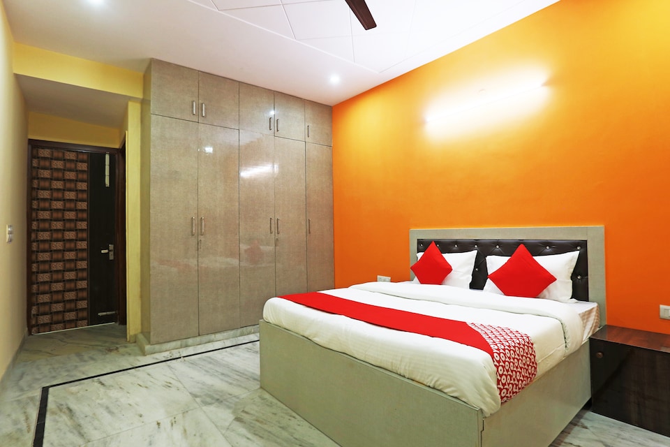 OYO 44285 Shri Krishna Guest House, Noida Industrial Area Mamura, Noida