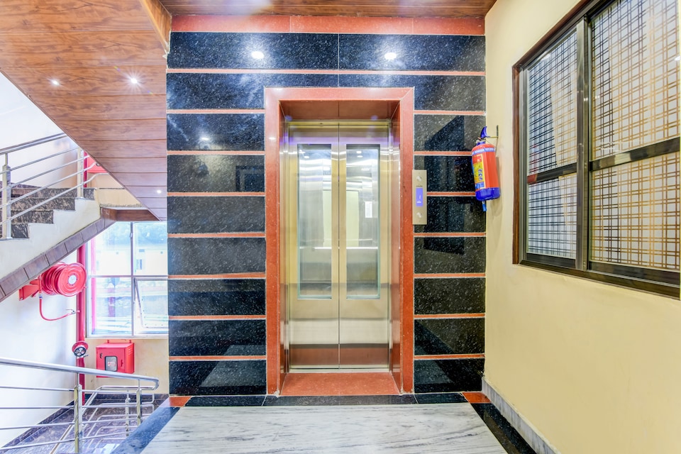 Capital O 44294 Hotel Siddharth International, Sarnath Varanasi, Varanasi