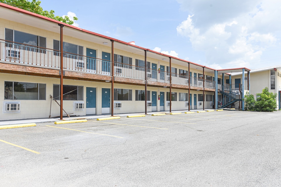 Hotel Valdosta GA Downtown, C31601-2, Valdosta GA