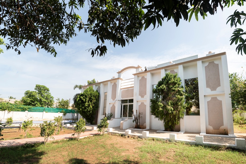 OYO 44312 Sai Priya Resorts, Ramaraopet Kakinada, Kakinada