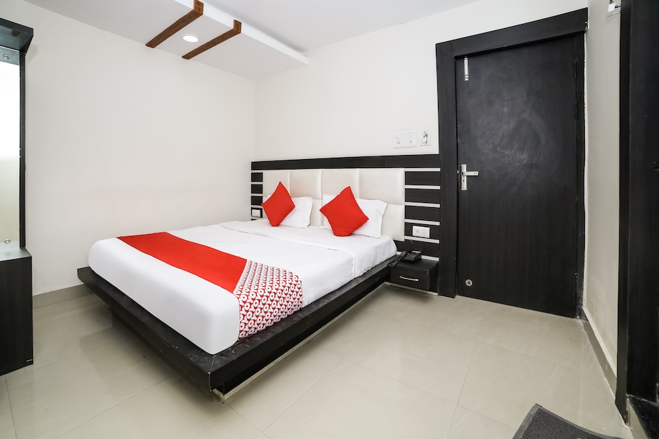 OYO 44314 Hotel Veer Bhumi Palace, Jhansi, Jhansi
