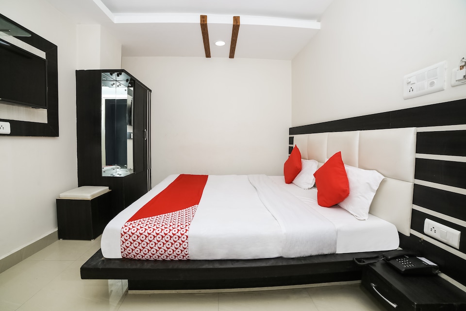 OYO 44314 Hotel Veer Bhumi Palace, Jhansi, Jhansi