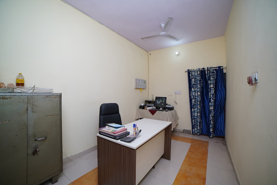 SPOT ON 44323 Royal Blu Stay, Bhiwadi, Bhiwadi