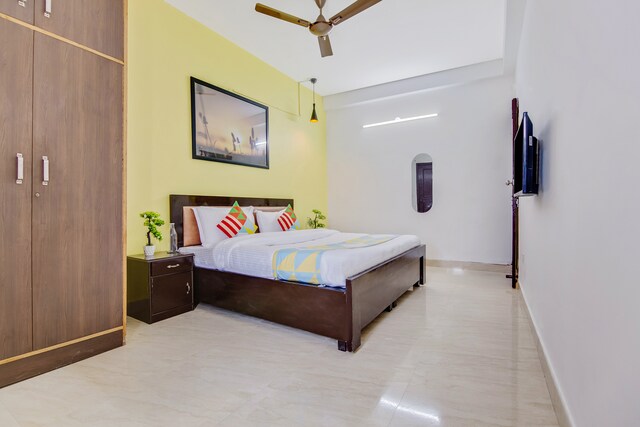 OYO Home 44324 Comfort Stay Near Saket Metro