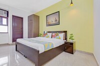 OYO Home 44324 Comfort Stay Near Saket Metro