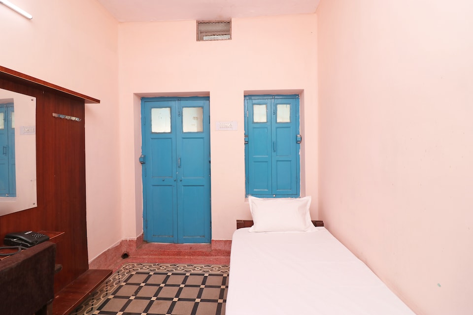 SPOT ON Sri Krishna Inn Lodging & Boarding, Cuttack, Cuttack