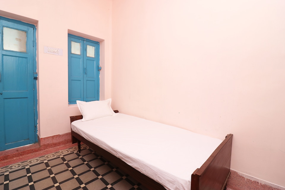 SPOT ON Sri Krishna Inn Lodging & Boarding, Cuttack, Cuttack