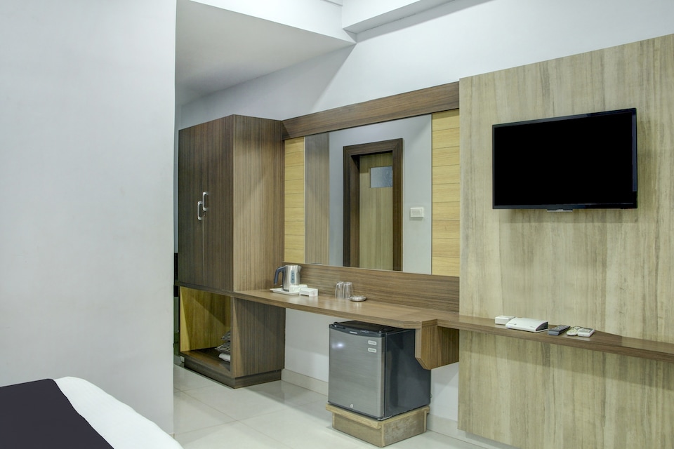 Townhouse OAK Hotel Vihar Deluxe, Ratnagiri, Ratnagiri