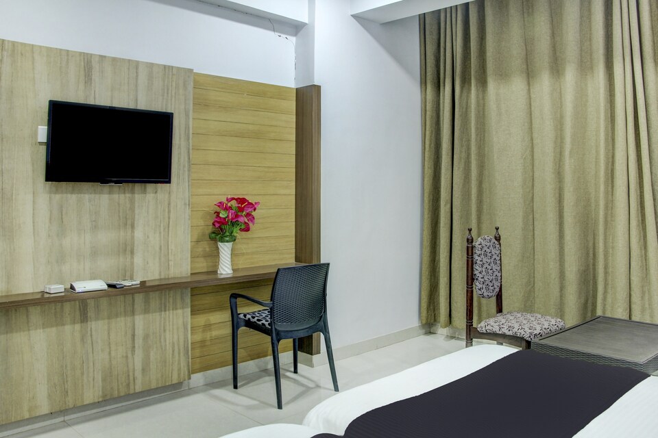 Townhouse OAK Hotel Vihar Deluxe, Ratnagiri, Ratnagiri