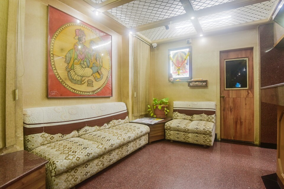 Capital O 44359 Hotel Subhash, Mumbai International Airport, Mumbai