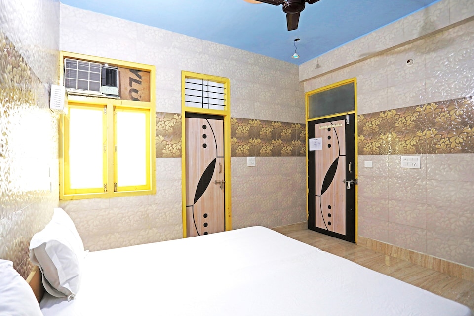 OYO Shri Lajjaram Ashram, Prem Mandir Vrindavan, Vrindavan