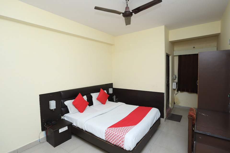 Collection O Hotel Gaurab, Dehradun Railway Station, Dehradun