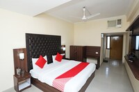 OYO 44364 Hotel Gaurab
