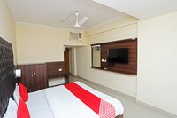 OYO 44364 Hotel Gaurab