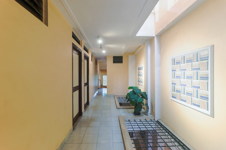 SPOT ON 44372 Supreme Inn, Egmore Chennai, Chennai