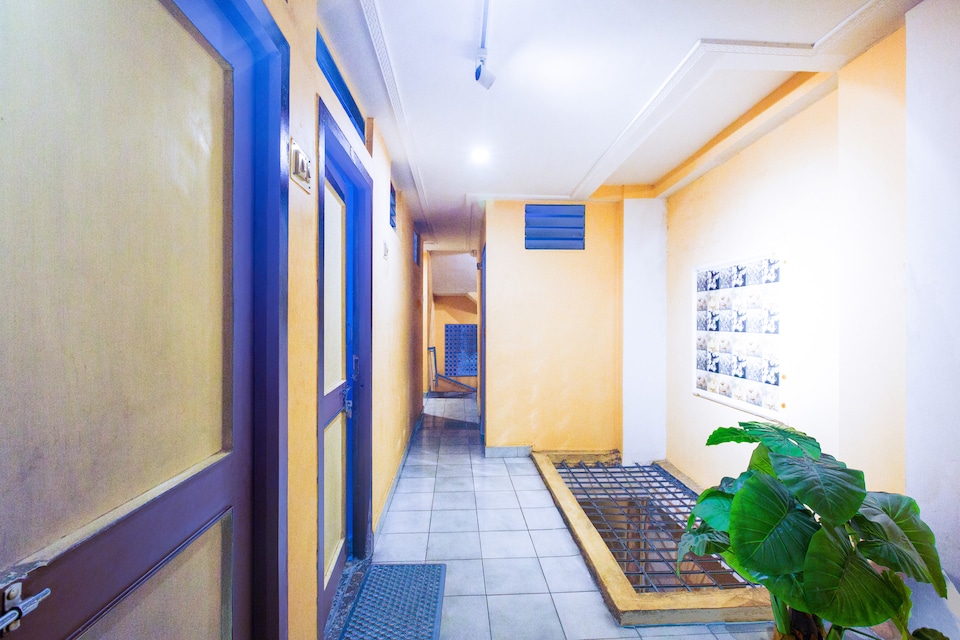 SPOT ON 44372 Supreme Inn, Egmore Chennai, Chennai