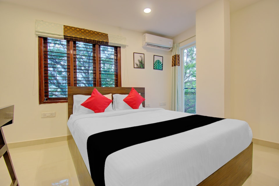 Capital O 44375 Hazel Suites, Kalyan Nagar Bangalore-II, बैंगलोर
