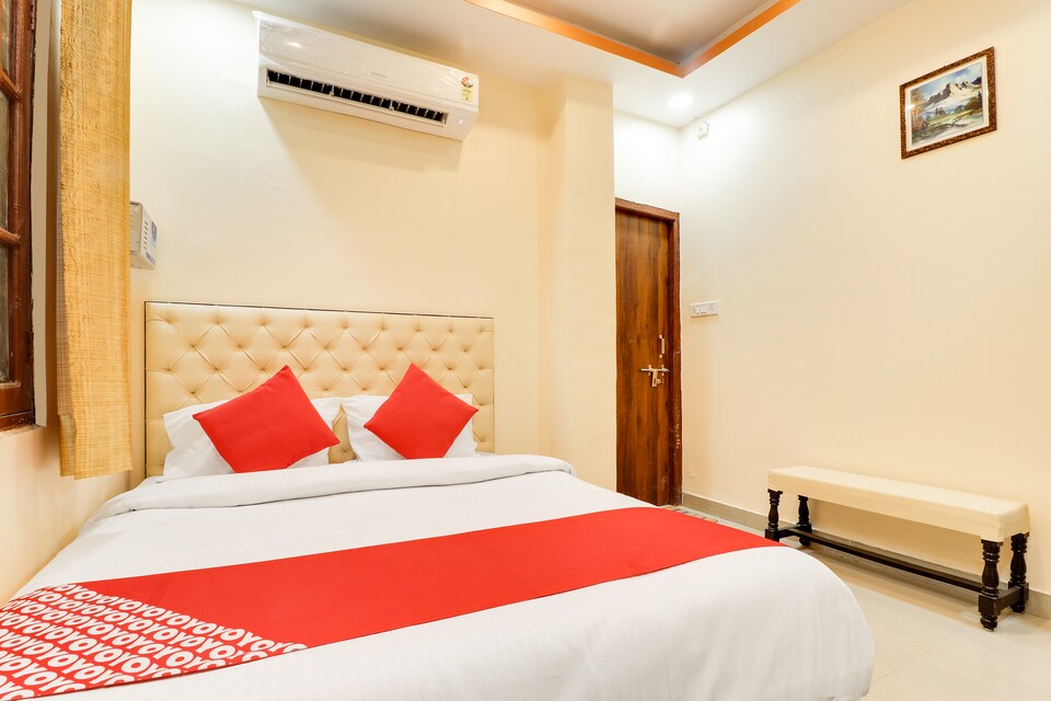 OYO 44380 King's Hotel, Vikas Nagar Lucknow, Lucknow