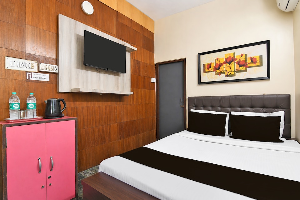 Hotel O Diamond Mall Kolkata Formerly Petals Residency, VIP Road Kolkata, Kolkata