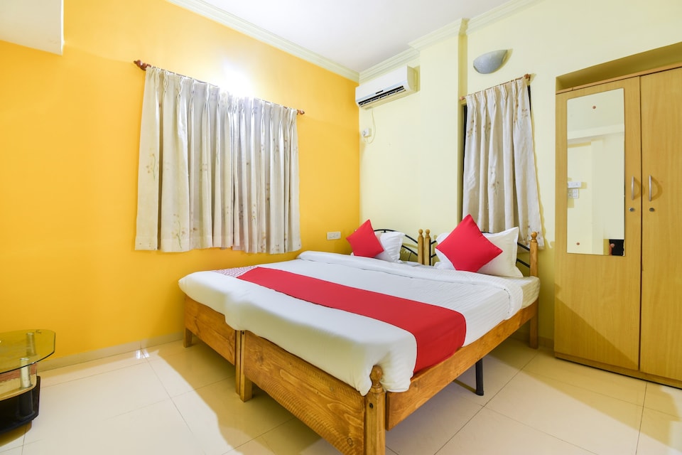 OYO Star Guest House, Pathardi Phata Nashik, Nashik