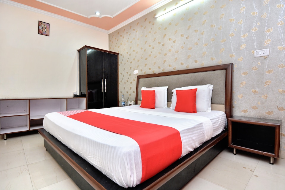 OYO 44410 Hotel Star View, Solan, Solan