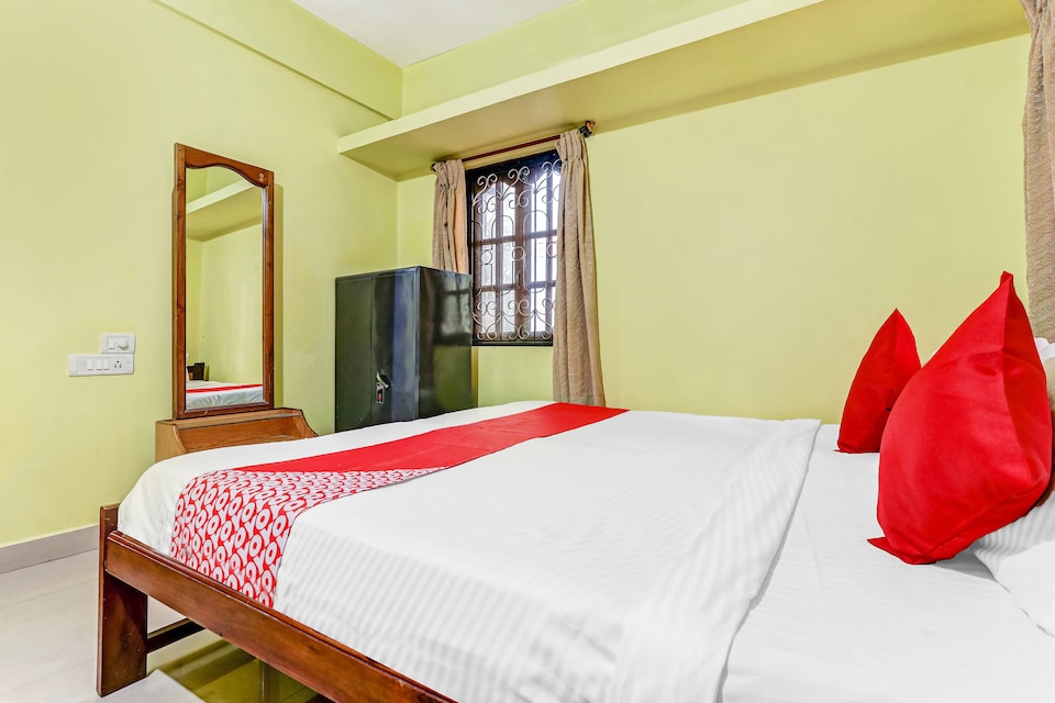 OYO 44429 Hotel Prem Niwas Guest House, Calangute Goa, Goa