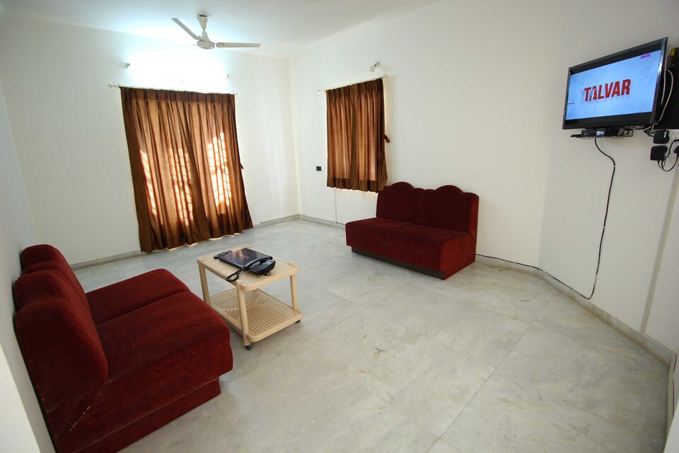 OYO 3983 Apartment near SG Highway, SG Highway Ahmedabad, Ahmedabad