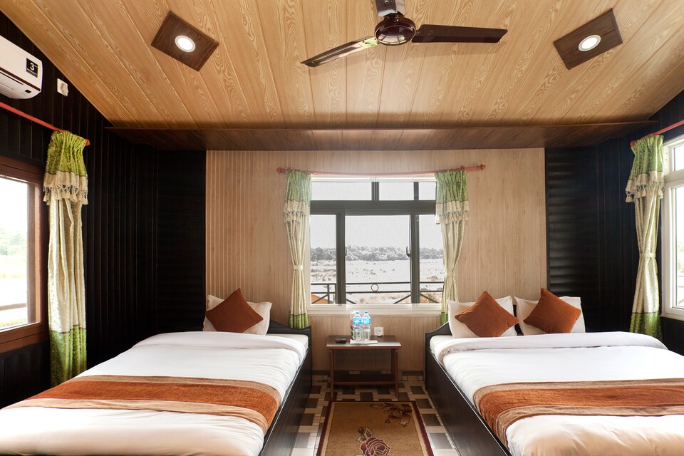 OYO 485 Hotel Holy Lodge Annexe, Sauraha, Chitwan