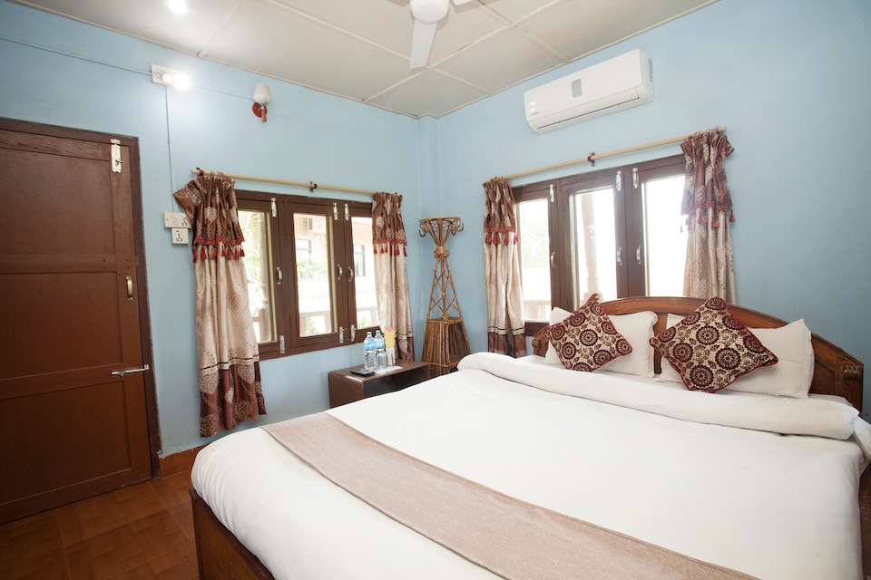 SPOT ON 486 Hotel Holy Lodge, Sauraha, Chitwan