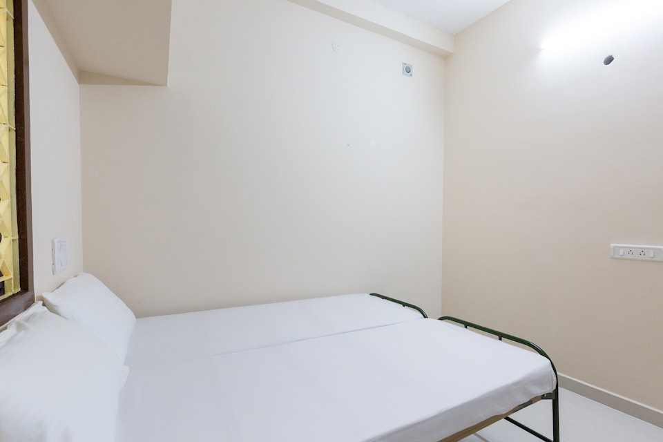 SPOT ON 44527 Rajeshwari Residency, Guduvancherry, Chennai