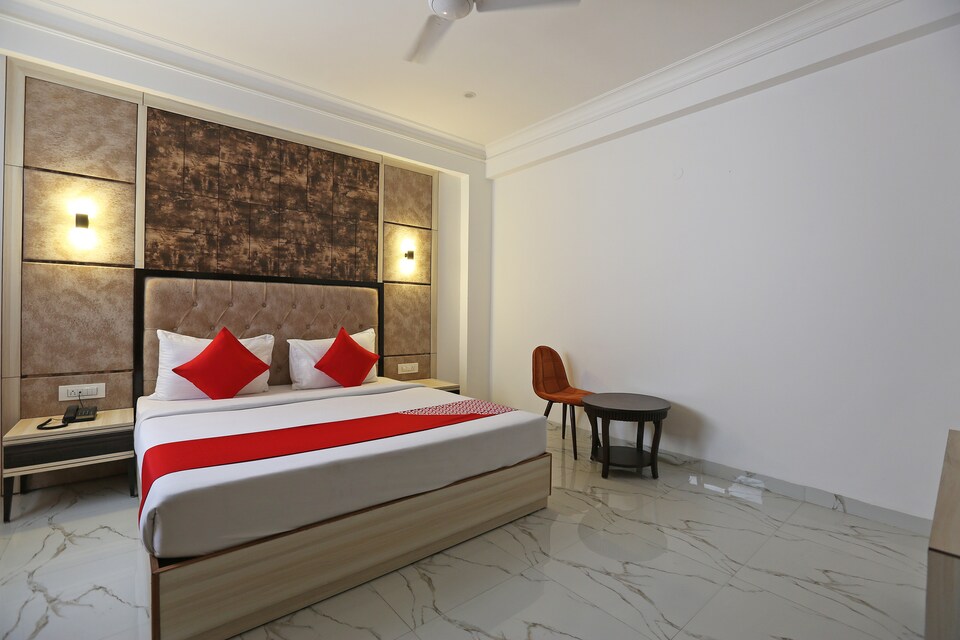 OYO 44532 Hotel Awesome, Airport Delhi, Delhi Transit