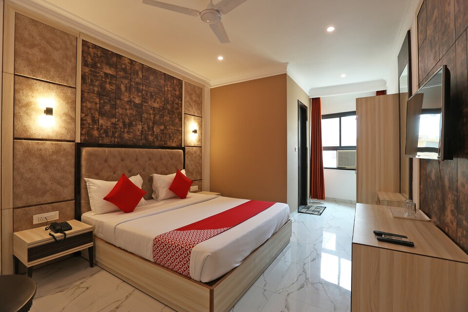 OYO 44532 Hotel Awesome, Airport Delhi, Delhi Transit