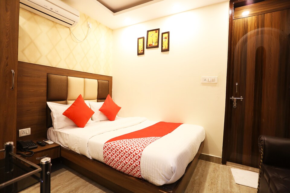 OYO 44535 Mona Regency Hotel And Banquets, Anand Vihar Delhi, Delhi