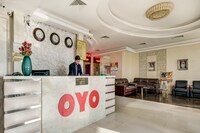 OYO 194 Mermaid Beach Hotel
