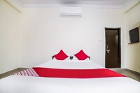 OYO Vista Homes Near Shilparamam