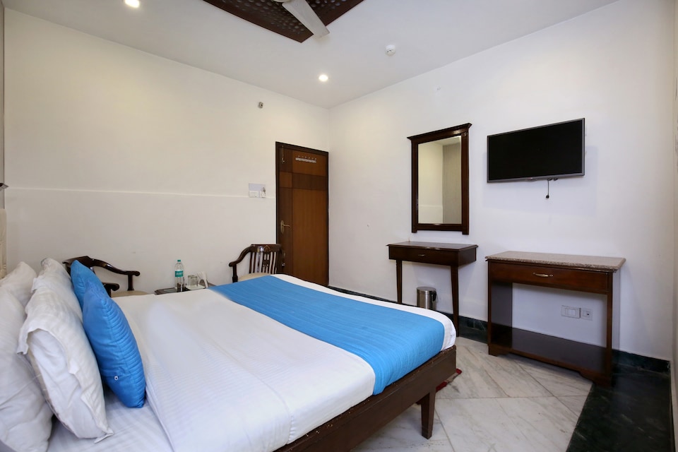 OYO 3987 Hotel Multitech, Central Chandigarh, Chandigarh