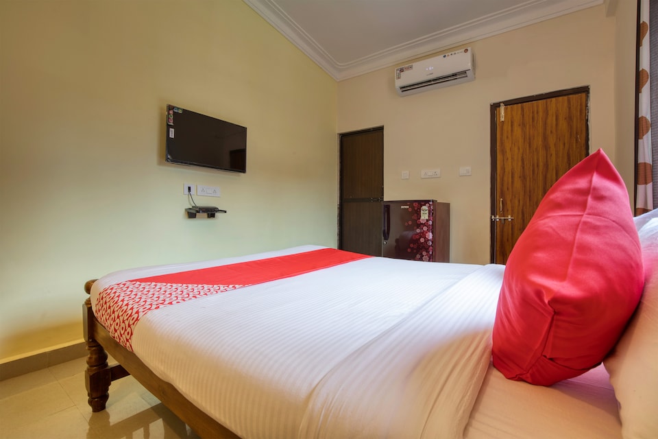OYO 44598 Sai Guest House, Candolim, Goa