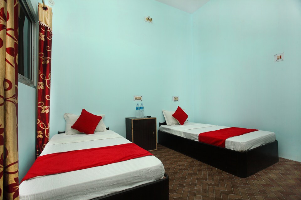 OYO 489 The Roadhouse Restro And Hotel, Dhangadhi, Dhangadhi