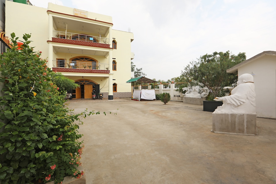 OYO 44618 Paradise Guest House, Japanese Temple, Bodhgaya