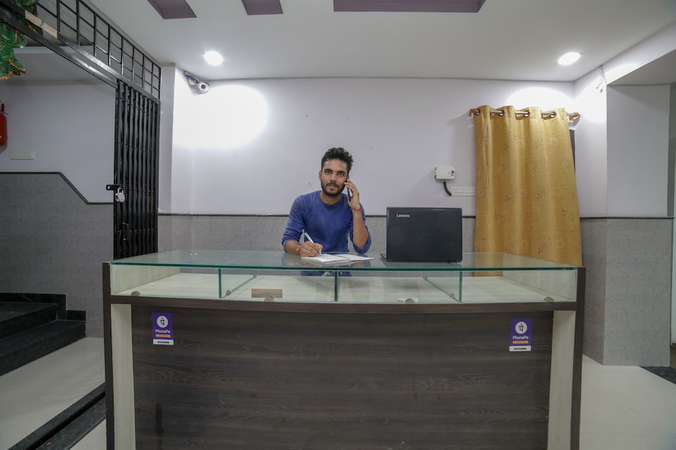 SPOT ON 44634 Taj Rahber Manzil, Sitabuldi Railway Station, Nagpur