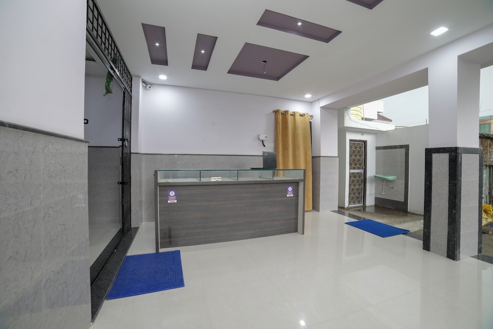 SPOT ON 44634 Taj Rahber Manzil, Sitabuldi Railway Station, Nagpur