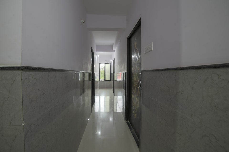 SPOT ON 44634 Taj Rahber Manzil, Sitabuldi Railway Station, Nagpur