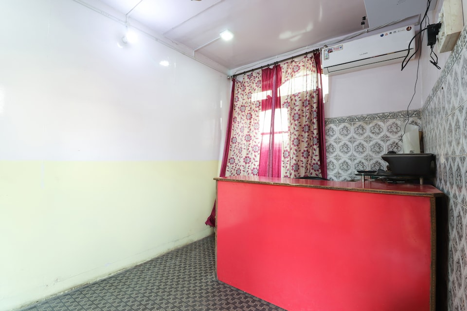OYO Upasana Guest House, Barra Kanpur, Kanpur