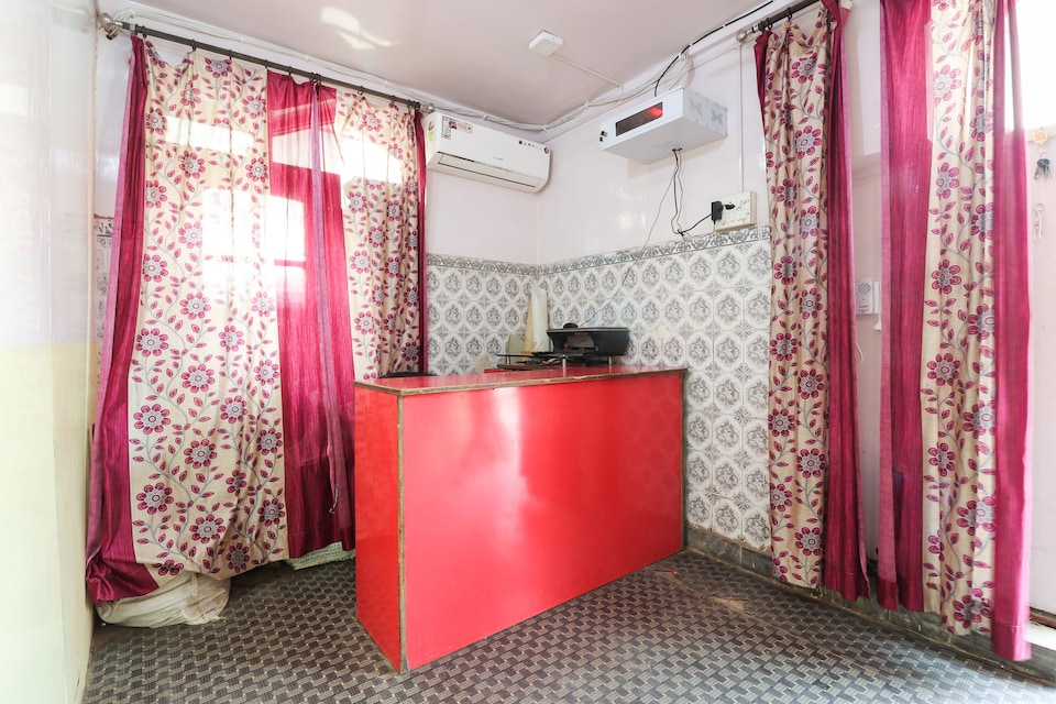 OYO Upasana Guest House, Barra Kanpur, Kanpur