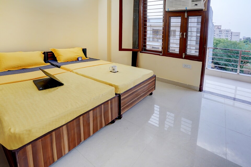 OYO LIFE GRG1547 Sushant Lok III, Sohna Road, Gurgaon