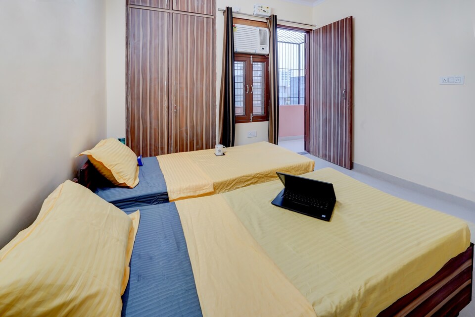 OYO LIFE GRG1547 Sushant Lok III, Sohna Road, Gurgaon