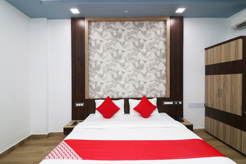 OYO 44653 Lunch Land, Cuttack, कटक