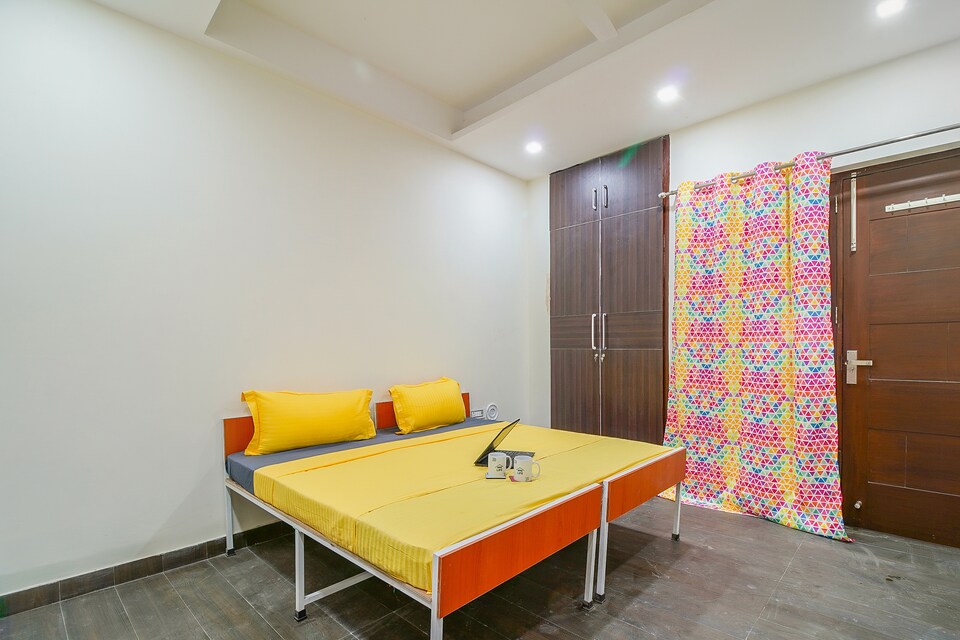 OYO LIFE GRG1548 Malibu Town, Sohna Road, Gurgaon