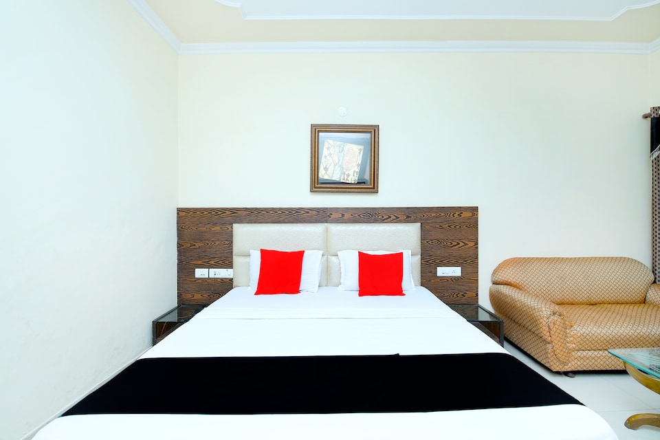 Capital O 44667 Sanjog International, Mall Road Amritsar, Amritsar