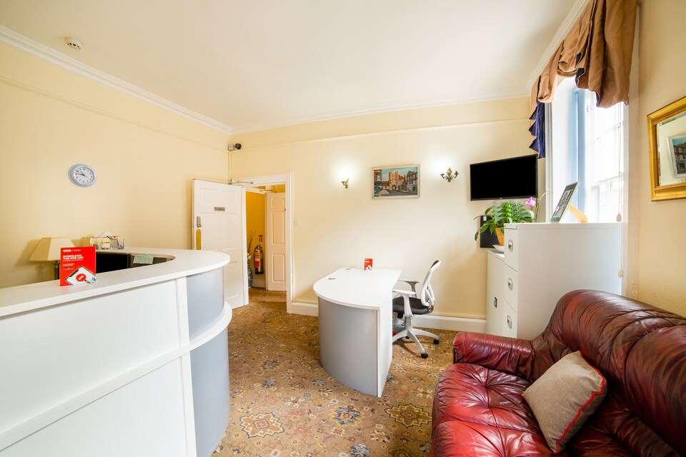 OYO Diamonds Inn, York (North England), York